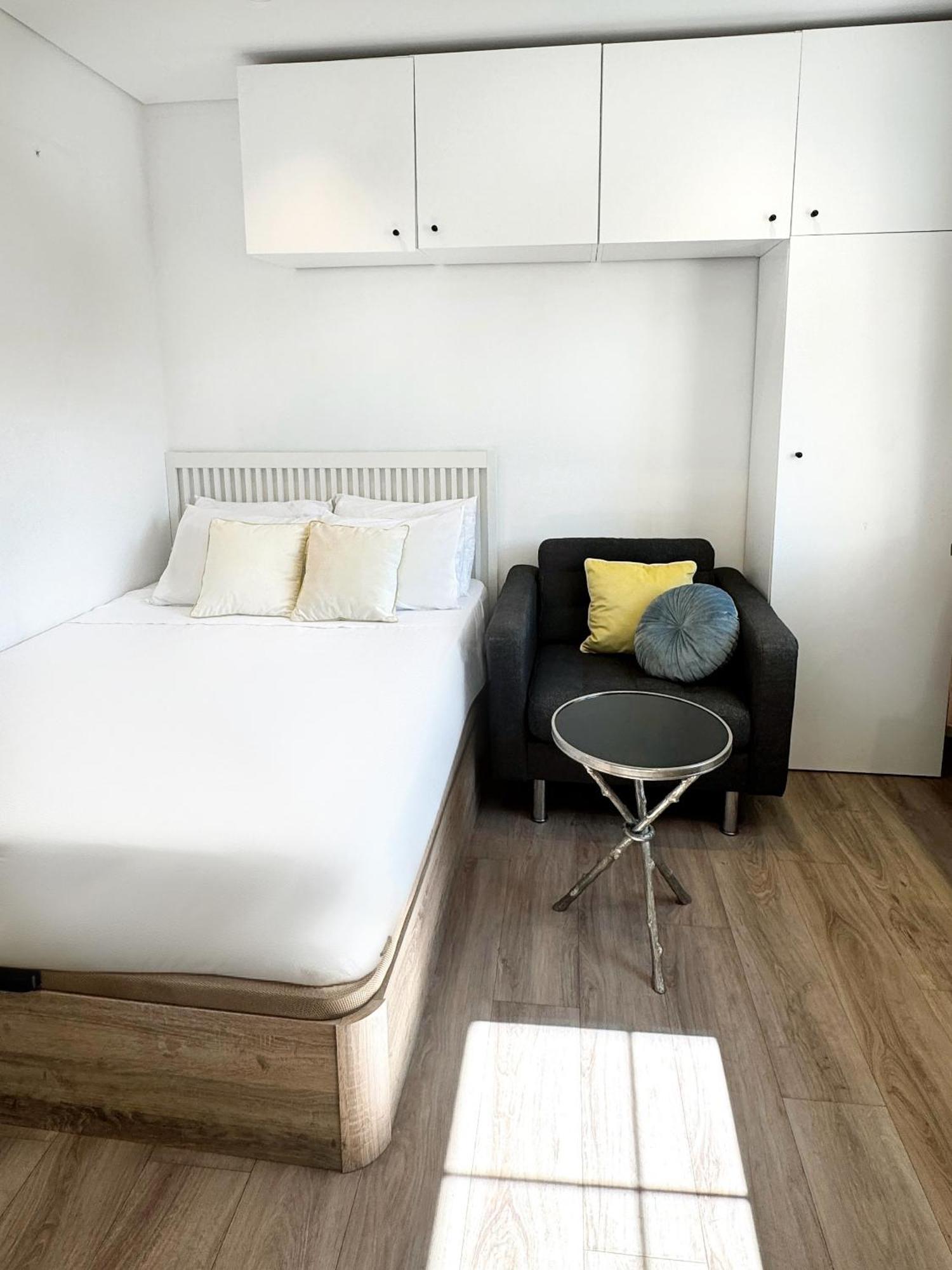 Stylish City Centre Studio - Grand Central House Гибралтар Екстериор снимка